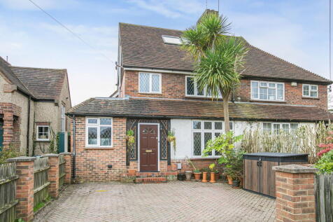 Daryngton Drive, Merrow, GU1 4 bed semi