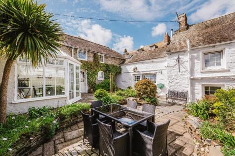 5 bedroom cottage for sale