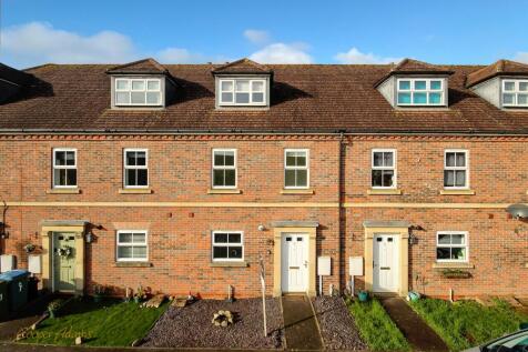4 bedroom terraced house for sale