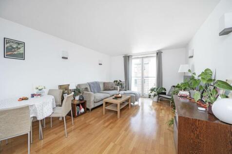 Plumbers Row, E1, Tower Hamlets... 2 bed flat for sale