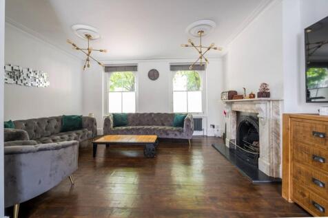 Sidney Square, Whitechapel, London, E1 3 bed end of terrace house for sale