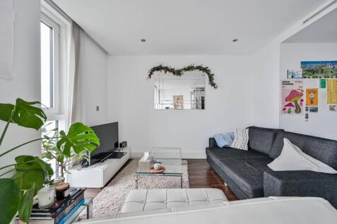 Altitude Point, Alie Street E1... 1 bed flat for sale