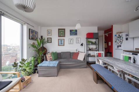 Harrison House, Martineau Square... 2 bed flat for sale