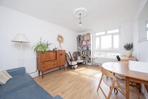James Hammett House, Ravenscroft... 2 bed flat for sale