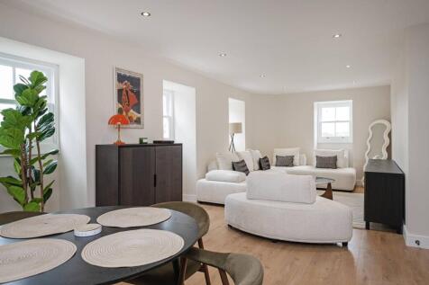 The Royal Duke, Commercial Road... 3 bed flat for sale