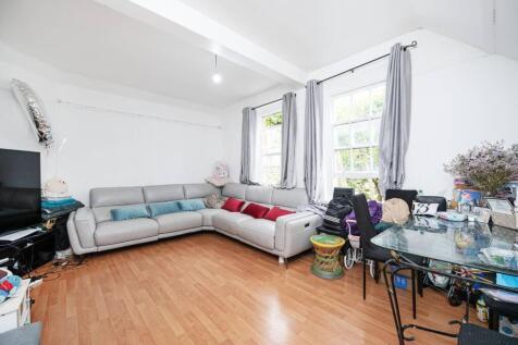 Arnold Circus, Shoreditch, London, E2 3 bed flat for sale