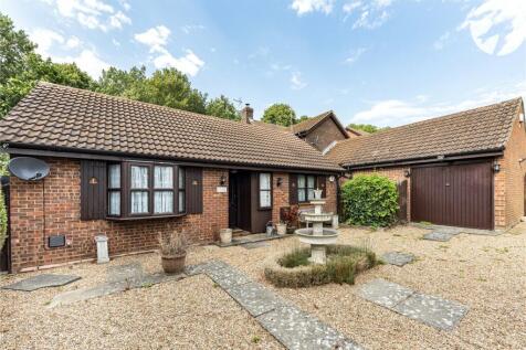 Whitecroft, Swanley, Kent, BR8 2 bed bungalow for sale