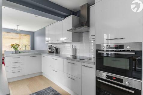 Cranleigh Drive, Swanley, Kent, BR8 3 bed semi