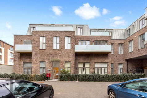 Lennox Road, Worthing, West Sussex... 2 bed flat for sale