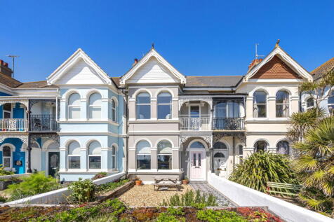 4 bedroom terraced house for sale