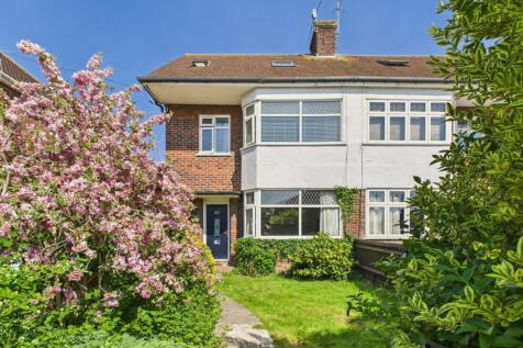 Orchard Avenue, Worthing, BN14 7PY 4 bed semi