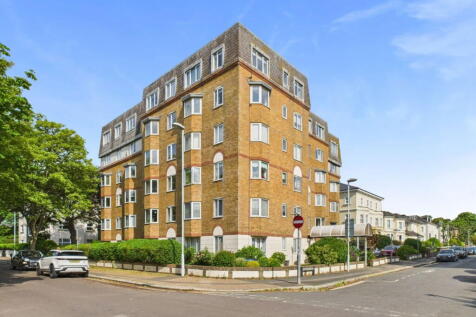 Oakland Court, Gratwicke Road... 2 bed retirement property for sale