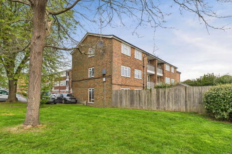 Sackville Road, Worthing, BN14 8BW 2 bed flat for sale