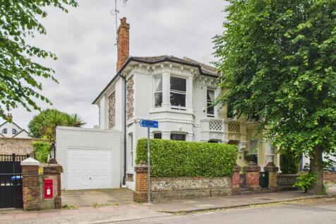 Cambridge Road, Worthing, BN11 1XD 3 bed semi
