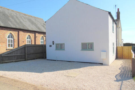 2 bedroom detached house for sale