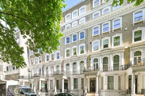 3 bedroom flat for sale