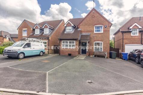 Carnoustie Drive, Chorley PR7 4 bed detached house for sale