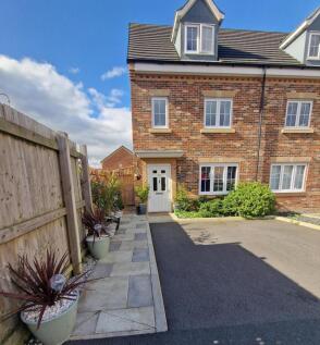 Mill Lane, Chorley PR7 4 bed house for sale