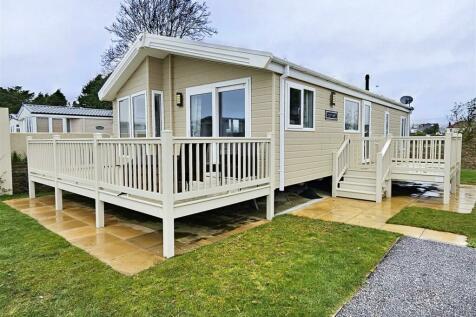 2 bedroom lodge for sale