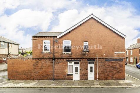 Victoria Avenue, Barrow In Furness LA14 1 bed flat for sale