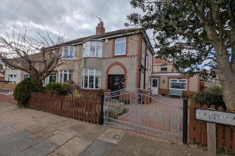 Malton Crescent, Barrow In Furness LA14 4 bed house for sale