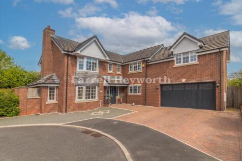 6 bedroom detached house for sale