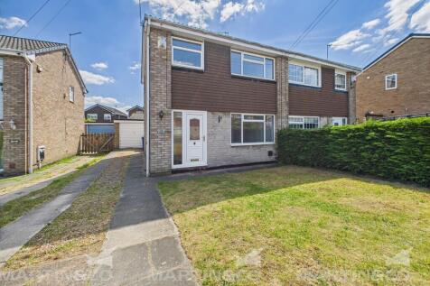 3 bedroom semi-detached house for sale
