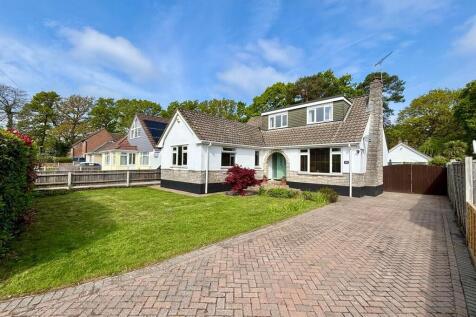 5 bedroom chalet for sale
