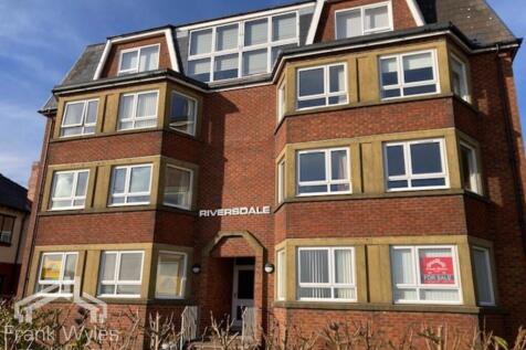 Riversdale Lodge, East Beach, Lytham 3 bed flat for sale