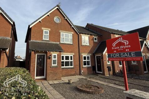 West Cliffe, Lytham 3 bed terraced house for sale