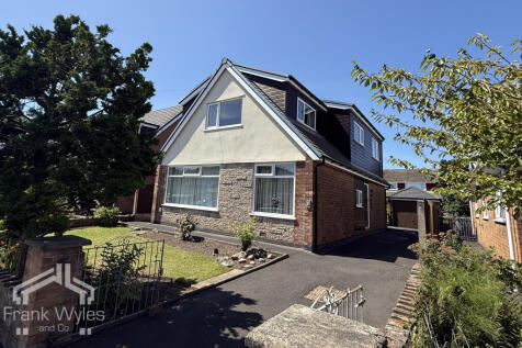 Bredon Close, Lytham St. Annes... 3 bed detached house for sale