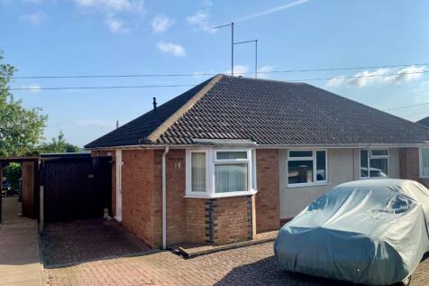 2 bedroom semi-detached bungalow for sale