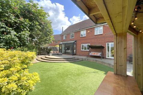 Pebworth Drive, Hatton Park, Warwick 5 bed detached house for sale