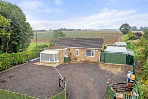 2 bedroom detached bungalow for sale