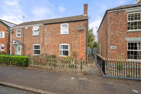 2 bedroom semi-detached house for sale