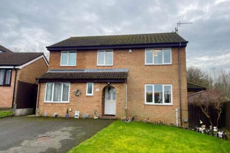 St. Edmunds Close, Stefen Hill... 4 bed detached house for sale