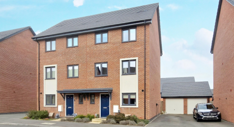 4 bedroom semi-detached house for sale