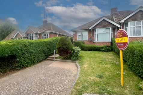 2 bedroom semi-detached bungalow for sale