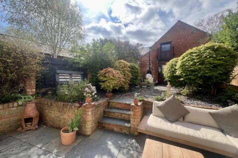 West Street, Weedon, NN7 4QU 4 bed barn conversion for sale