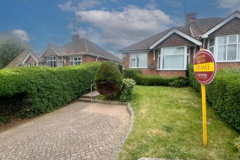 The Inlands, Daventry, NN11 4DD 2 bed bungalow for sale