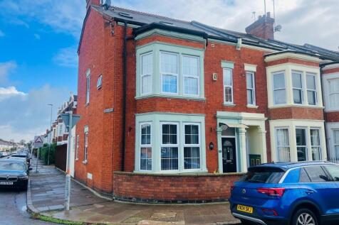 Collingwood Road, Northampton... 5 bed end of terrace house for sale