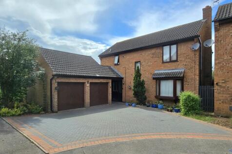 Verdant Vale, East Hunsbury, NN4 0SQ 4 bed detached house for sale