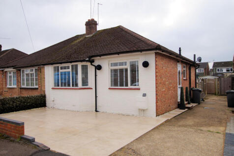 Linda Grove, Waterlooville PO8 2 bed semi