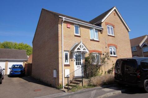 Caer Peris View, Fareham PO16 3 bed semi