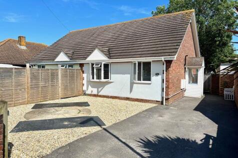 2 bedroom semi-detached bungalow for sale