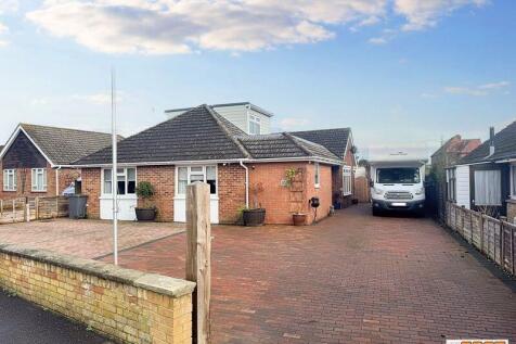 4 bedroom detached bungalow for sale