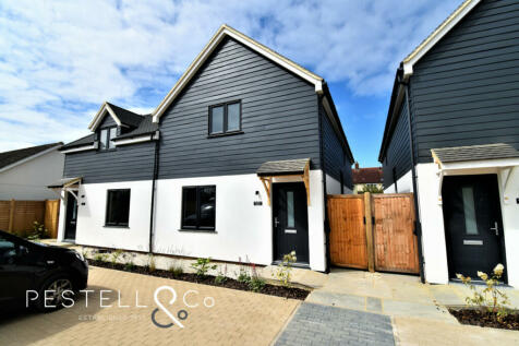 4 bedroom semi-detached house for sale