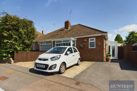 2 bedroom semi-detached bungalow for sale