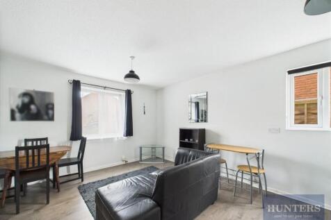 Rothermere Close, Up Hatherley... 1 bed flat for sale