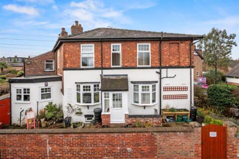 4 bedroom end of terrace house for sale